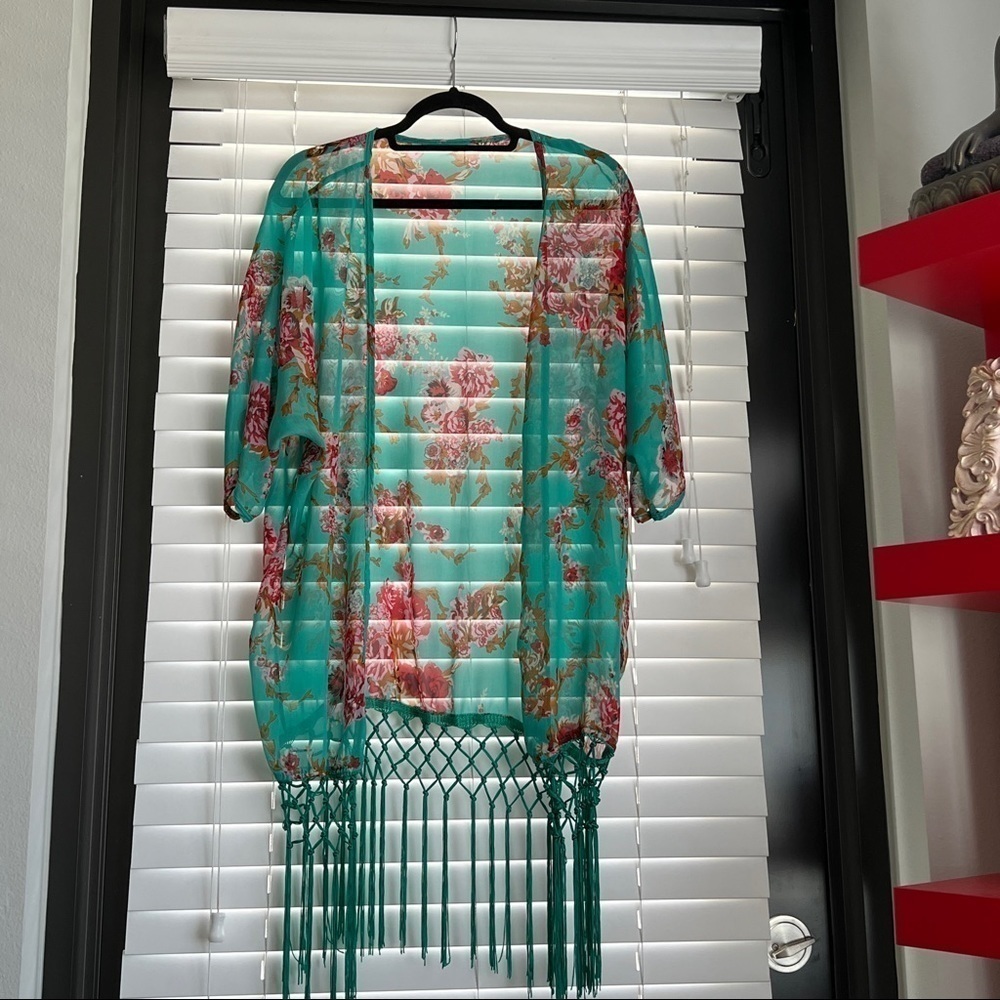 🔥What's Hot Beverly Hills Boutique Kimono w/Tassels! Swim Cover.Very Versatile! - Picture 6 of 7